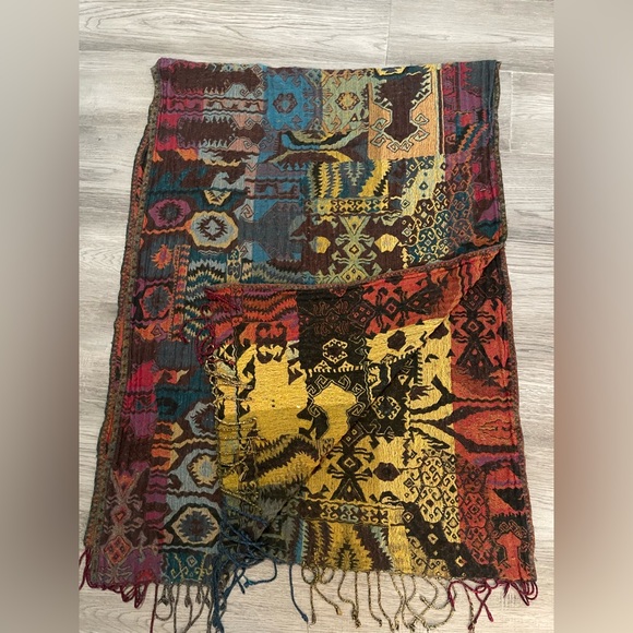 Aritzia Multicolor Patterned Scarf - Picture 2 of 2